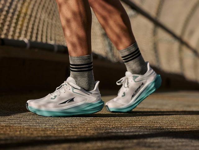 A Breakdown on Zero-to-Low Drop Footwear
