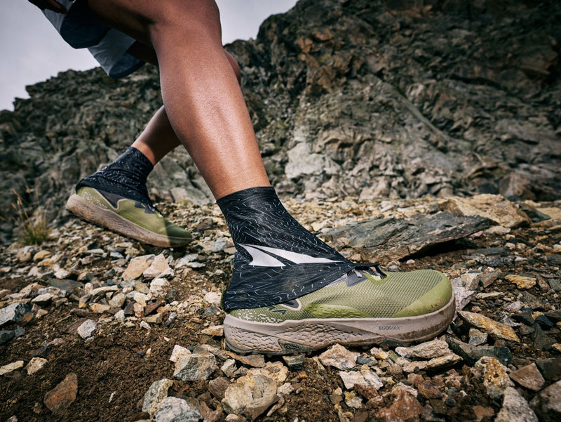 À quoi sert le Velcro à l’arrière des chaussures Altra? | Altra Running CA
