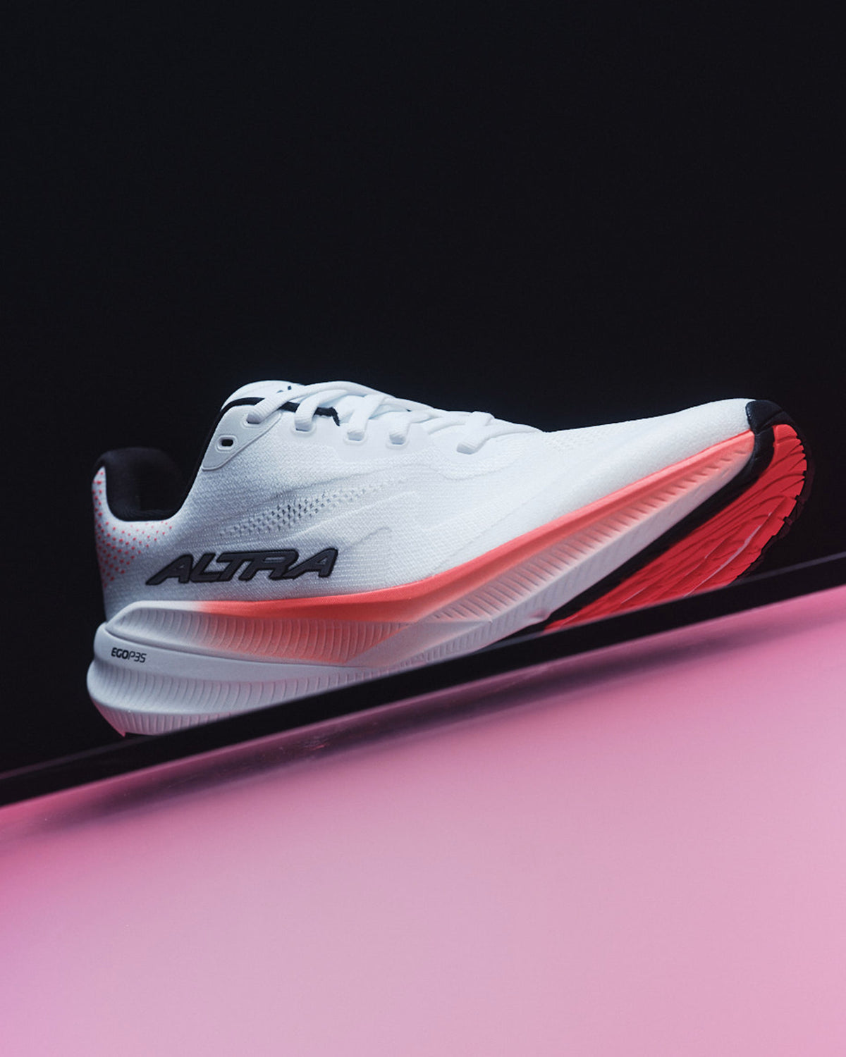 Altra EGOTM P35 midsole foam,designed for a light & efficientride.